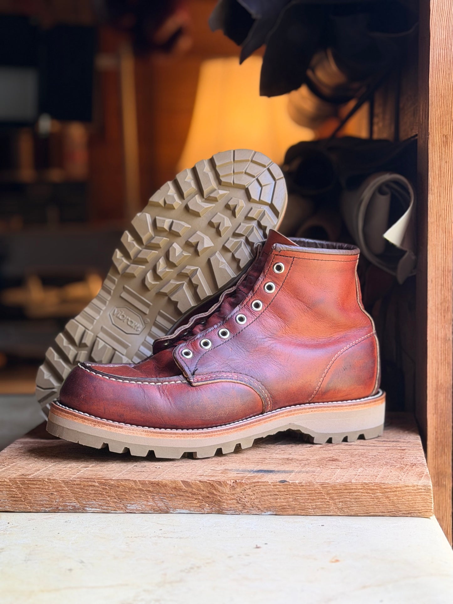 THE CUSHION WEDGE with TRACTION SOLES