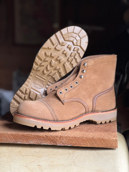 THE CUSHION WEDGE with TRACTION SOLES