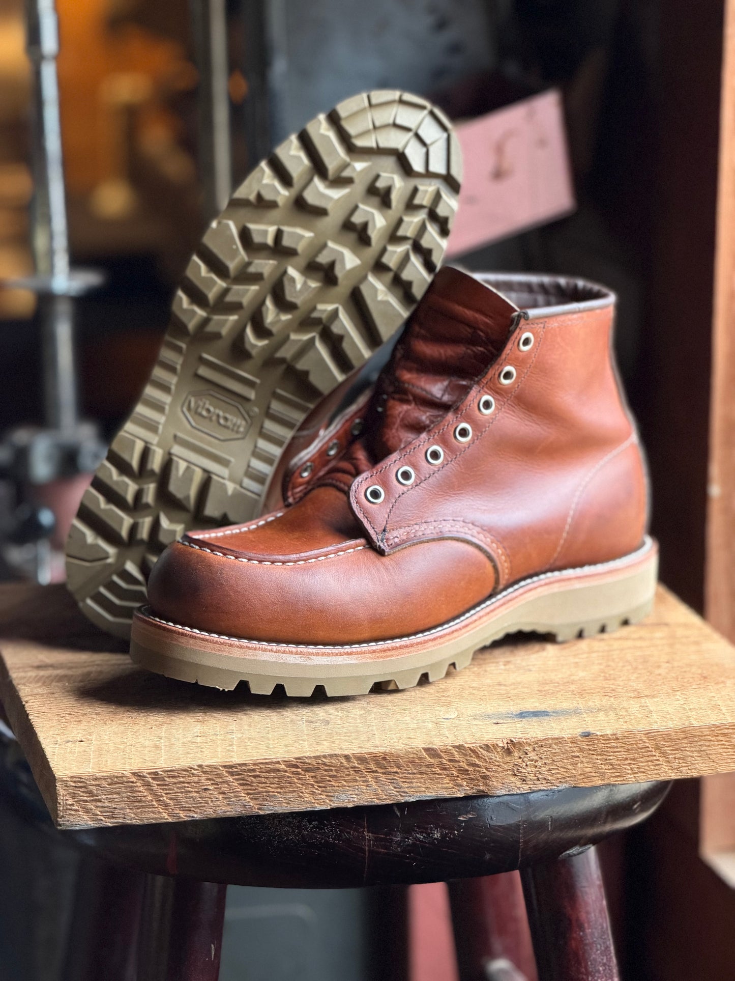 THE CUSHION WEDGE with TRACTION SOLES